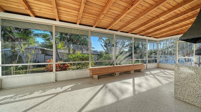 2452 WHIPPOORWILL CIRCLE, Sarasota, FL 34231