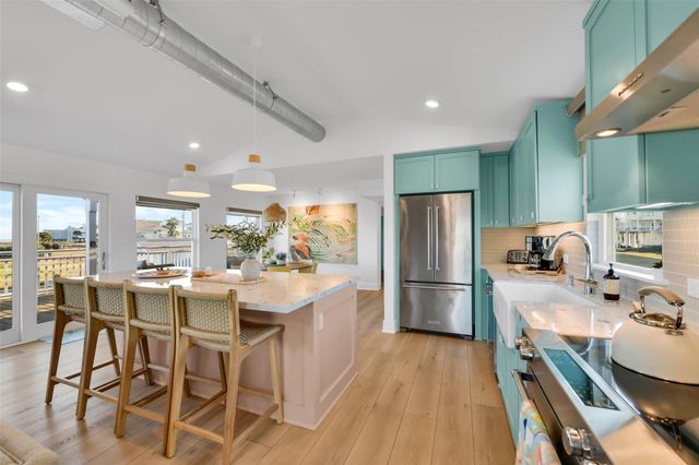 3913 11 Mile Road, Galveston, TX 77554