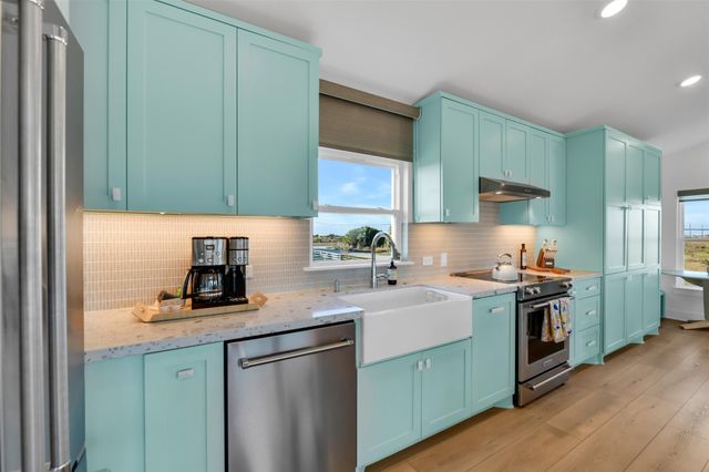 3913 11 Mile Road, Galveston, TX 77554