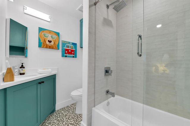 3913 11 Mile Road, Galveston, TX 77554