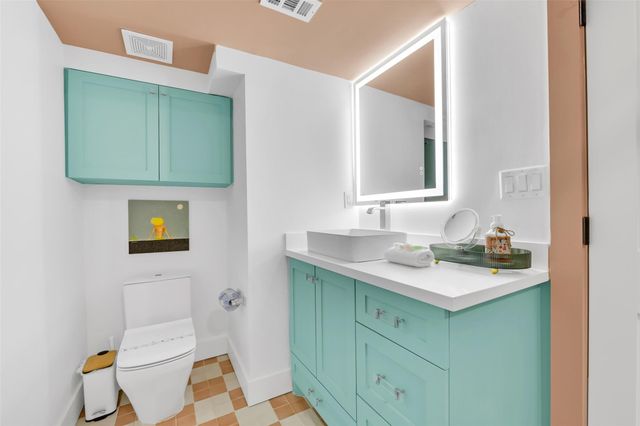 3913 11 Mile Road, Galveston, TX 77554