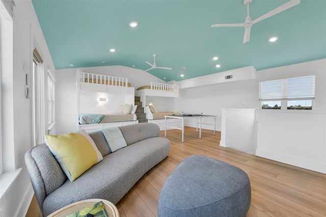 3913 11 Mile Road, Galveston, TX 77554