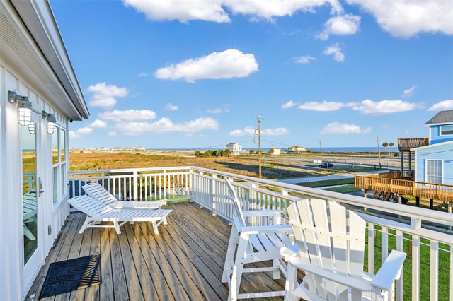 3913 11 Mile Road, Galveston, TX 77554