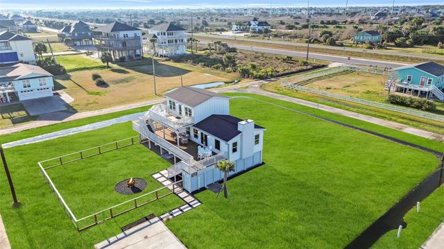 3913 11 Mile Road, Galveston, TX 77554