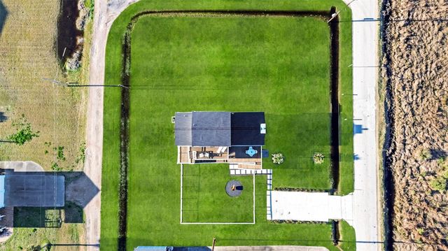 3913 11 Mile Road, Galveston, TX 77554