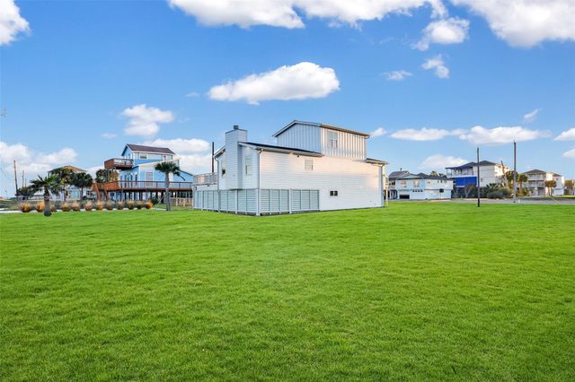 3913 11 Mile Road, Galveston, TX 77554