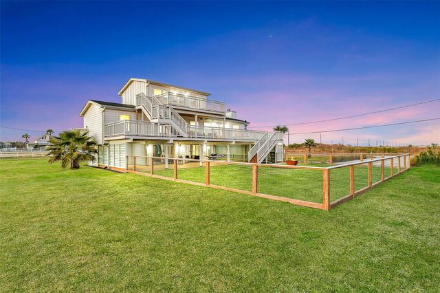 3913 11 Mile Road, Galveston, TX 77554