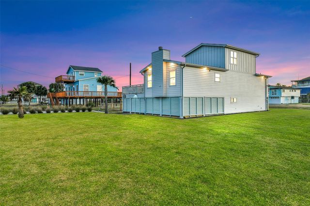 3913 11 Mile Road, Galveston, TX 77554