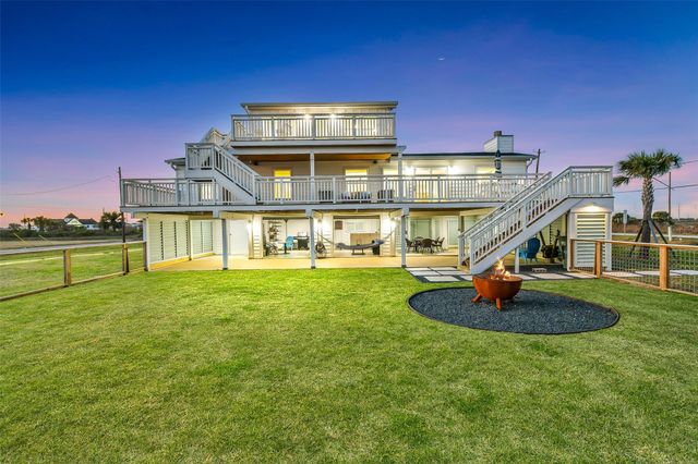 3913 11 Mile Road, Galveston, TX 77554