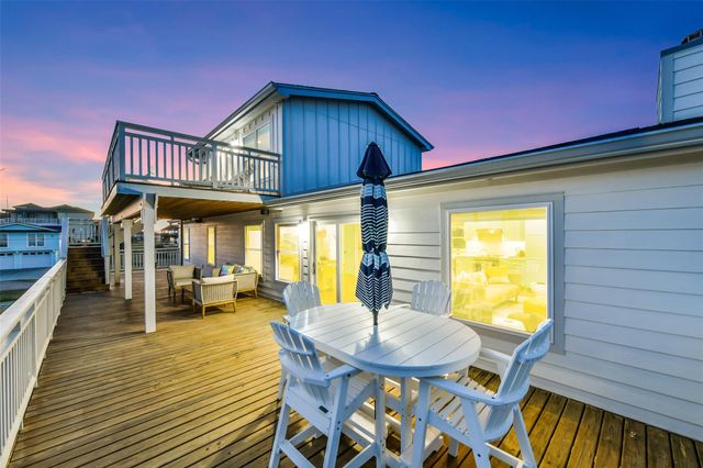 3913 11 Mile Road, Galveston, TX 77554