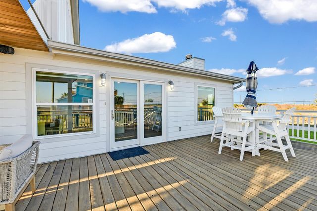 3913 11 Mile Road, Galveston, TX 77554