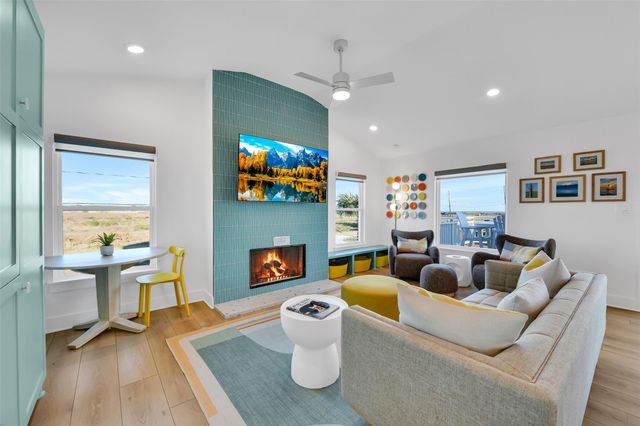 3913 11 Mile Road, Galveston, TX 77554