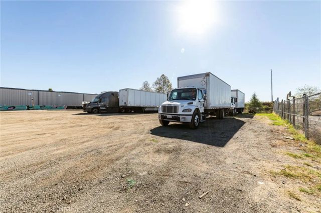 2241 W HIGHLAND AVE, San Bernardino, CA 92407