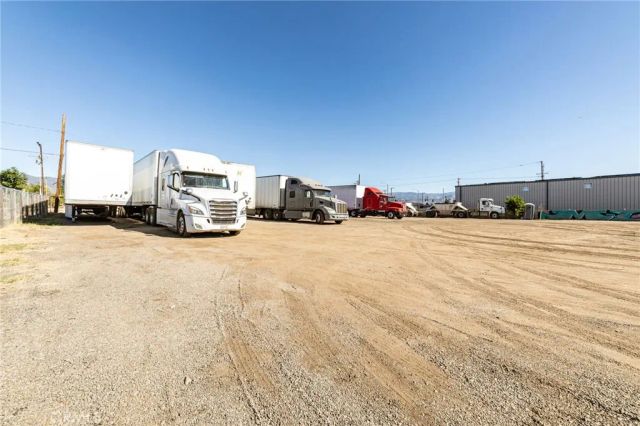 2241 W HIGHLAND AVE, San Bernardino, CA 92407