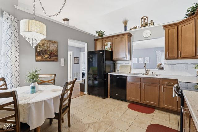 18052 Sanibel Circle, Westfield, IN 46062