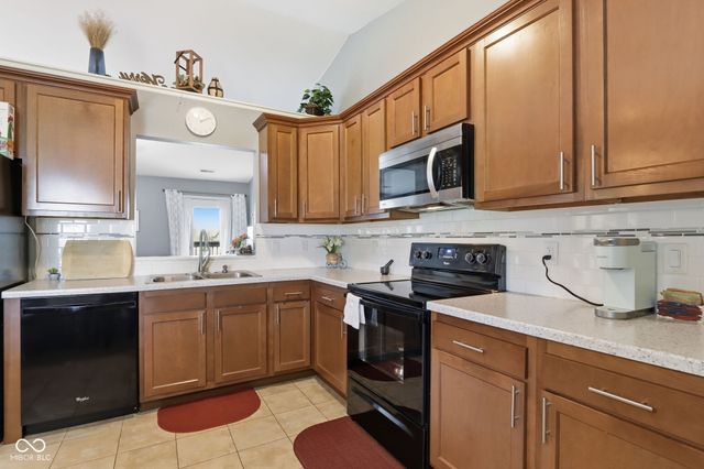 18052 Sanibel Circle, Westfield, IN 46062