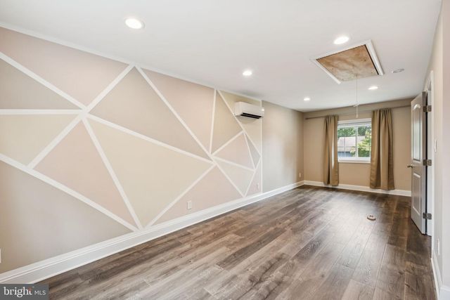 137 NORTHPARK DR, Levittown, PA 19054
