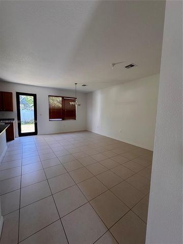 772 NE 191st Ter, Miami, FL 33179