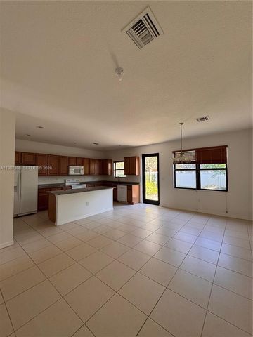 772 NE 191st Ter, Miami, FL 33179