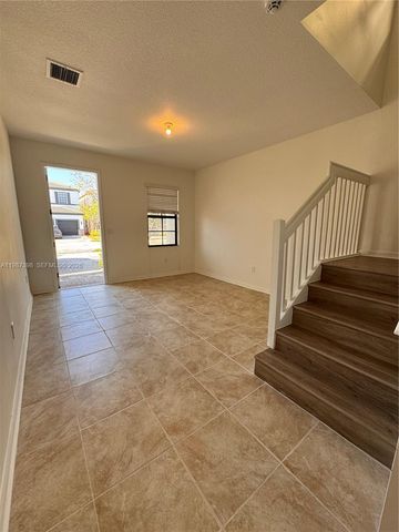 772 NE 191st Ter, Miami, FL 33179