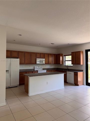 772 NE 191st Ter, Miami, FL 33179