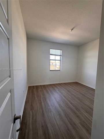 772 NE 191st Ter, Miami, FL 33179