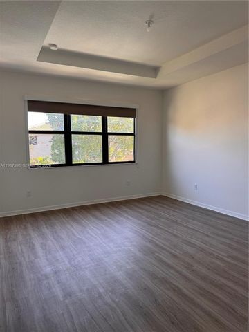 772 NE 191st Ter, Miami, FL 33179