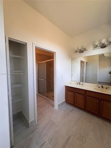 772 NE 191st Ter, Miami, FL 33179