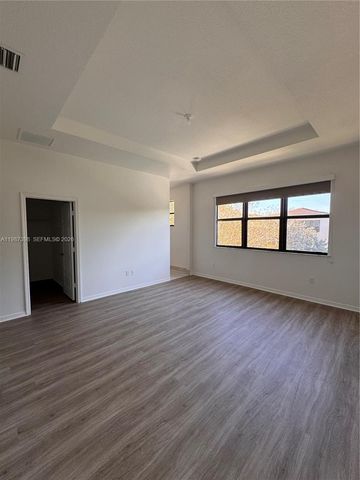 772 NE 191st Ter, Miami, FL 33179