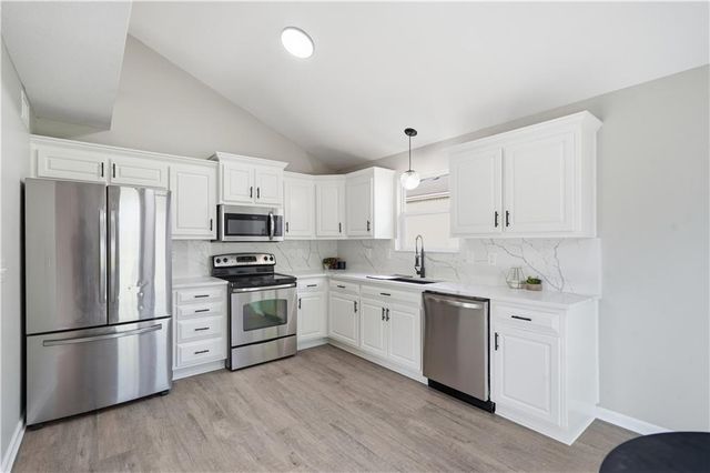 1705 SE Piccadilly Street, Blue Springs, MO 64014