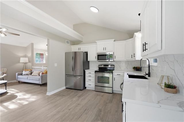 1705 SE Piccadilly Street, Blue Springs, MO 64014