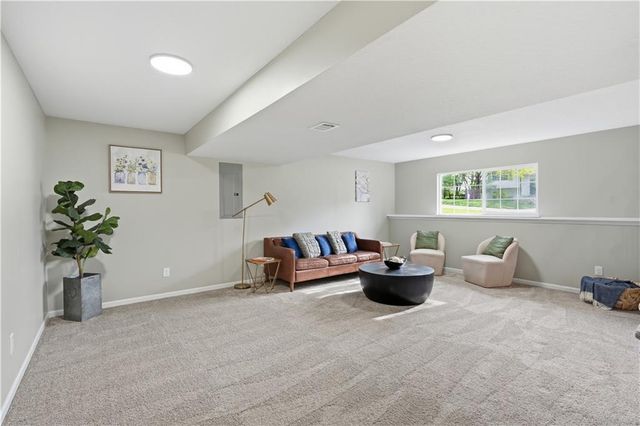 1705 SE Piccadilly Street, Blue Springs, MO 64014
