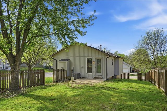 1705 SE Piccadilly Street, Blue Springs, MO 64014