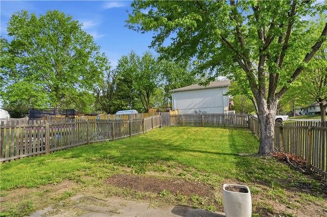 1705 SE Piccadilly Street, Blue Springs, MO 64014