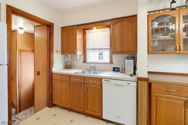 6211 Dartworth Drive, Parma, OH 44129
