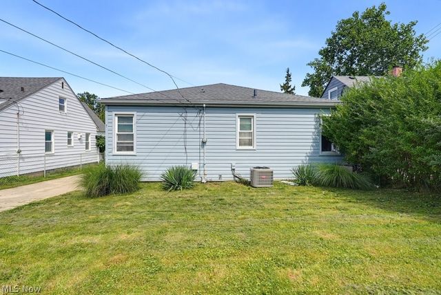6211 Dartworth Drive, Parma, OH 44129