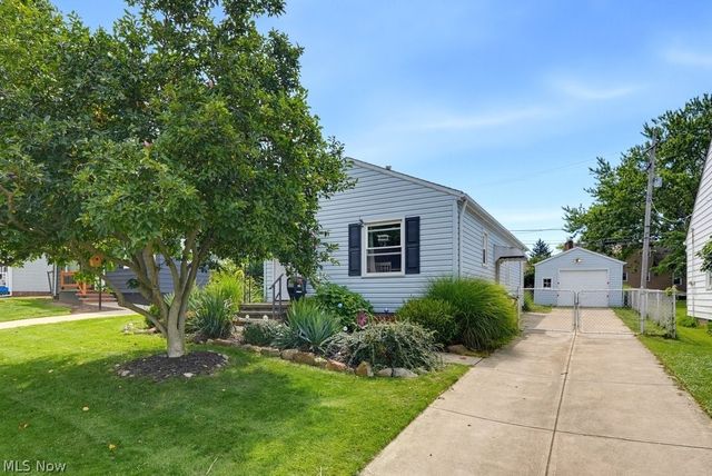 6211 Dartworth Drive, Parma, OH 44129