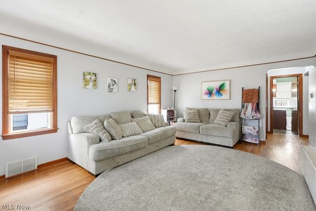 6211 Dartworth Drive, Parma, OH 44129