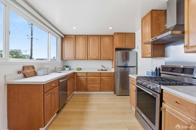 98 Creston Avenue, Daly City, CA 94015