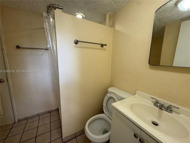 215 Columbus Pkwy, Hollywood, FL 33021