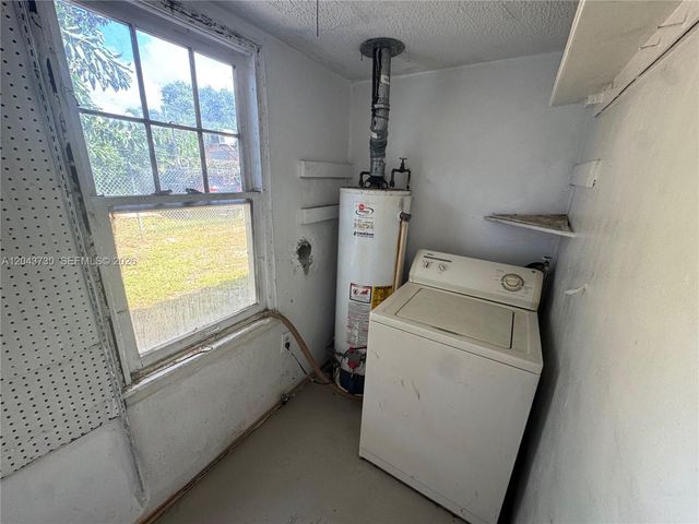 215 Columbus Pkwy, Hollywood, FL 33021