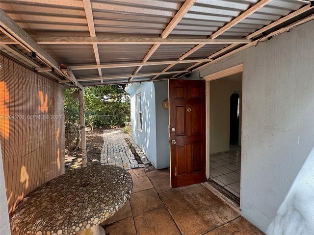 215 Columbus Pkwy, Hollywood, FL 33021