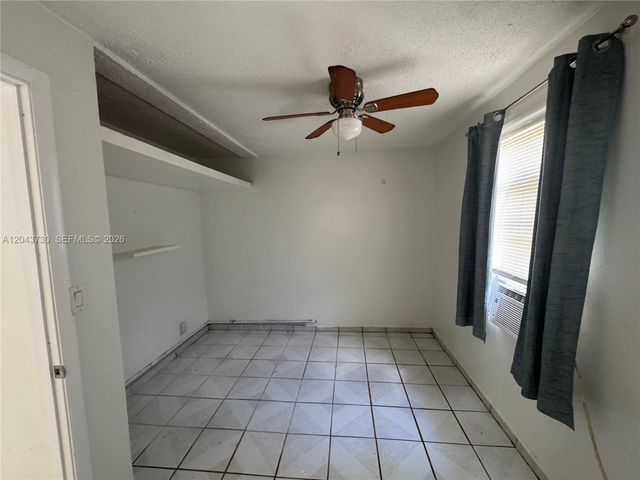 215 Columbus Pkwy, Hollywood, FL 33021