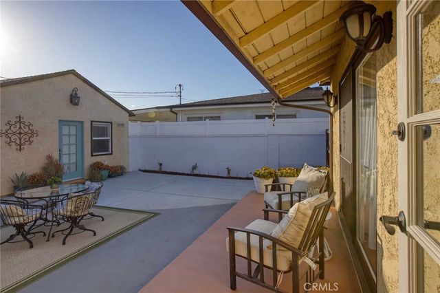 12762 Willard Street, North Hollywood, CA 91605