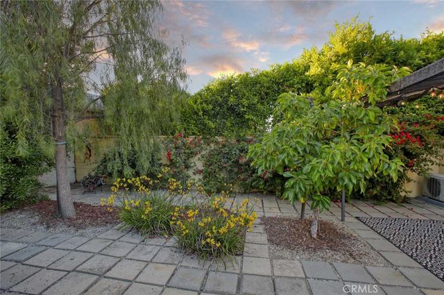 12762 Willard Street, North Hollywood, CA 91605