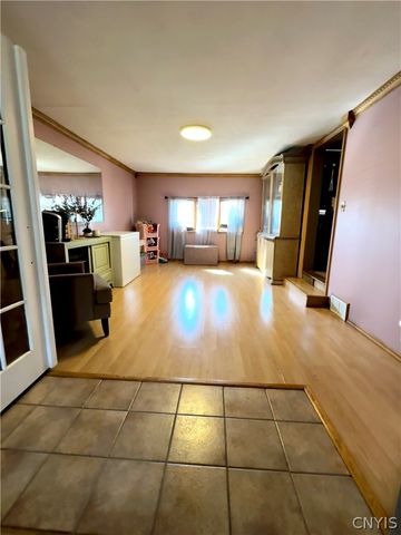 4 Theresa Court, Utica, NY 13502