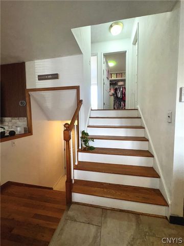 4 Theresa Court, Utica, NY 13502