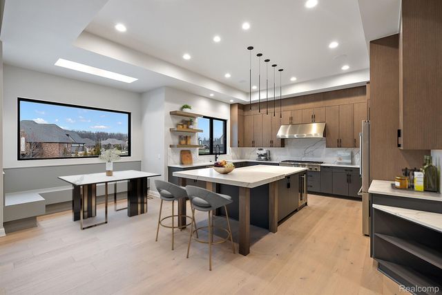 1792 Vista Drive, Oakland Charter Township, MI 48363