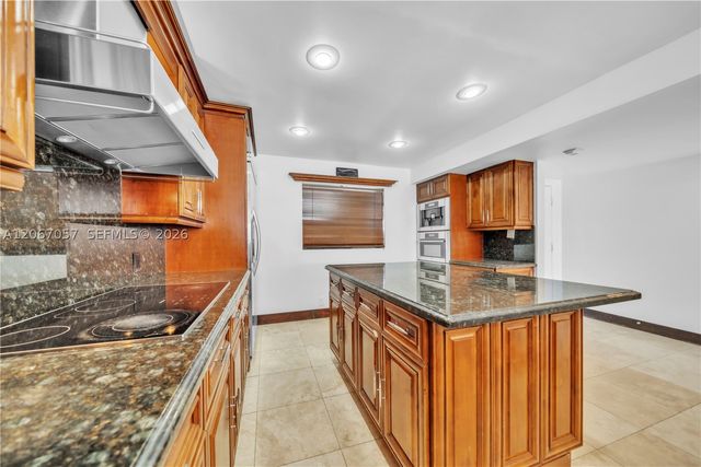 4000 NE 168th St PH1A, North Miami Beach, FL 33160