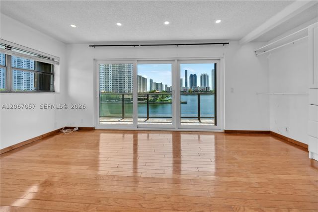 4000 NE 168th St PH1A, North Miami Beach, FL 33160